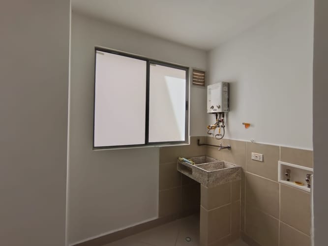 Apartamento de 2 alcobas en arriendo en Laureles, Medellín, 80 m² · foto 5 de 12