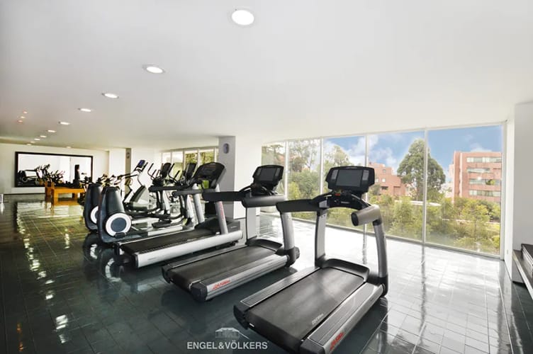 Apartamento de 3 alcobas en venta en Los Rosales, Bogotá, 392 m² · foto 14 de 14
