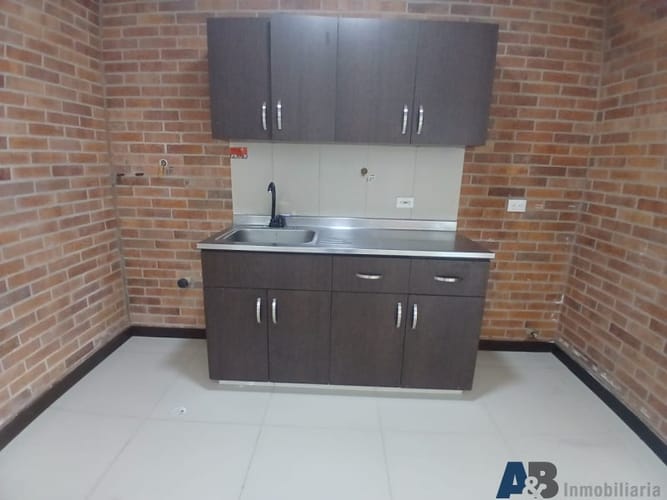 Oficina en arriendo en El Poblado, Medellín, 63 m² · foto 4 de 9