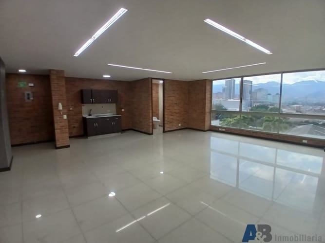 Oficina en arriendo en El Poblado, Medellín, 63 m² · foto 5 de 9