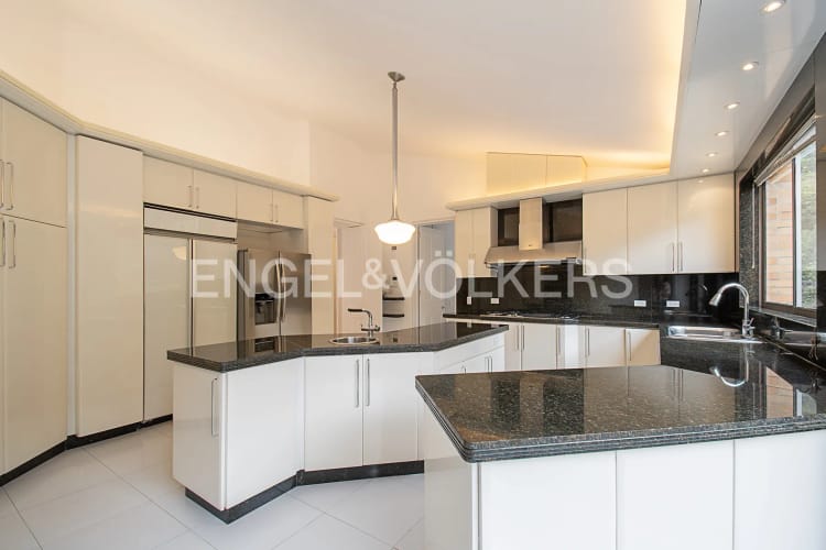 Apartamento en venta en Santa Barbara Alta, Bogotá · foto 8 de 24