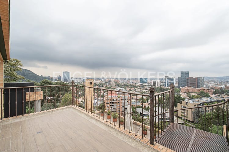 Apartamento en venta en Santa Barbara Alta, Bogotá · foto 2 de 24