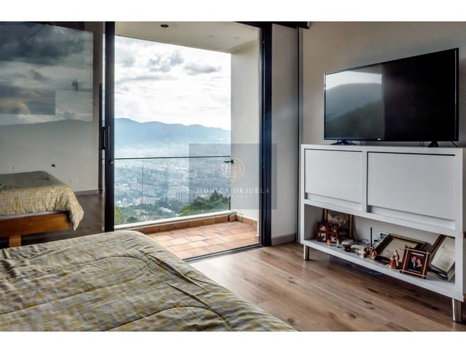 Casa de 5 alcobas en venta en Vía Las Palmas, Envigado, 340 m² · foto 9 de 24
