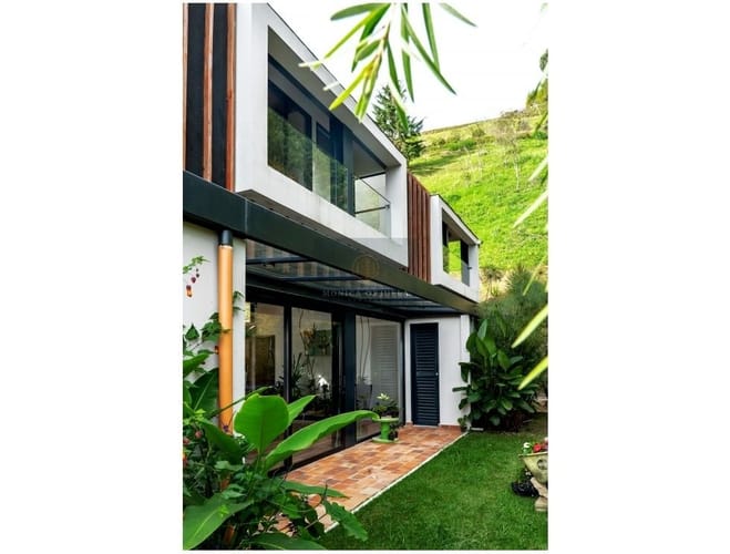 Casa de 5 alcobas en venta en Vía Las Palmas, Envigado, 340 m² · foto 12 de 24