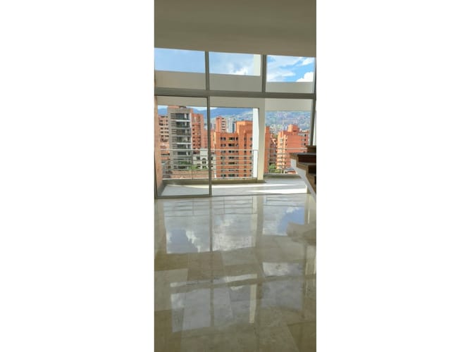Apartamento de 5 alcobas en venta en Laureles, Medellín, 230 m² · foto 9 de 24