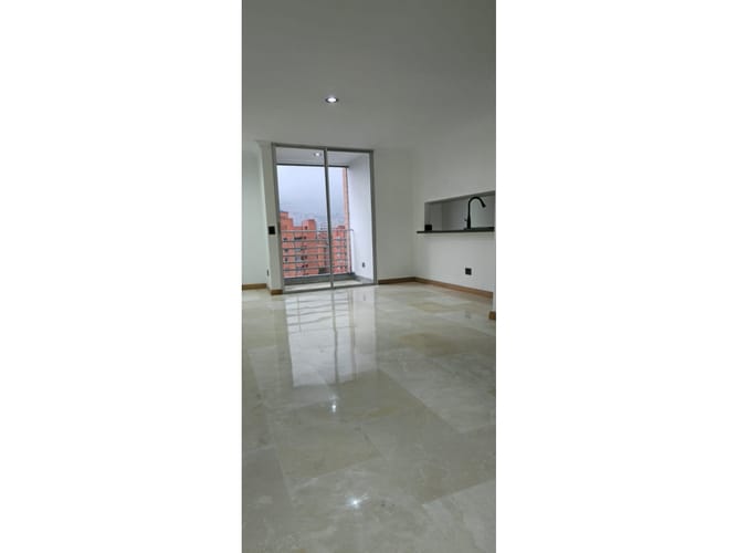 Apartamento de 5 alcobas en venta en Laureles, Medellín, 230 m² · foto 13 de 24