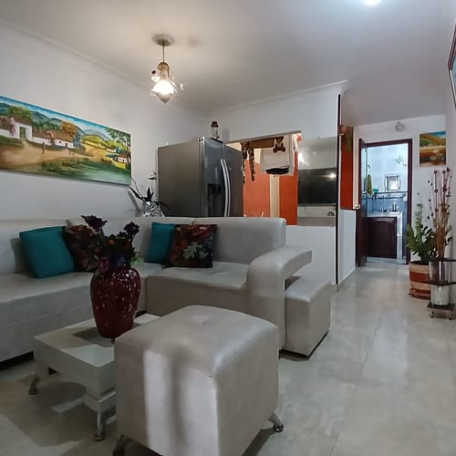 Casa de 10 alcobas en venta en Ulpiano Lloreda, Candelaria, 255 m² · foto 19 de 24