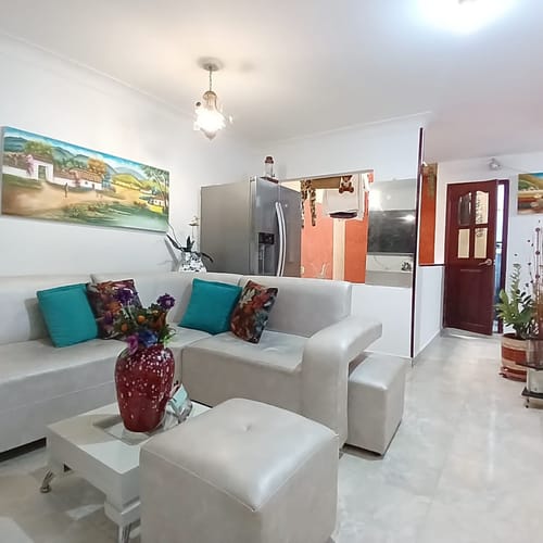 Casa de 10 alcobas en venta en Ulpiano Lloreda, Candelaria, 255 m² · foto 20 de 24