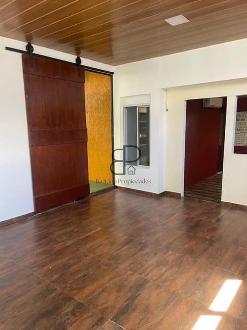Alquiler Casa 3 Dormitorios Cerrito galpon patio y cochera · Foto 7