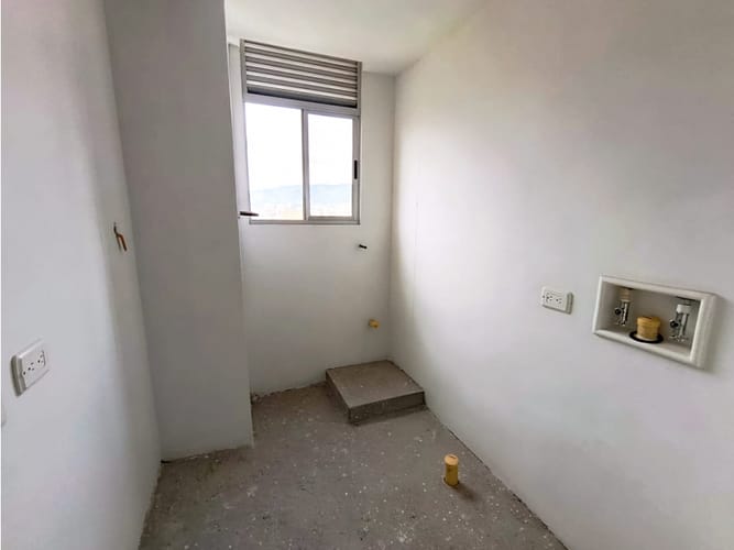 Apartamento de 3 alcobas en venta en Urbanizacion La Florida, Medellín, 79 m² · foto 11 de 14