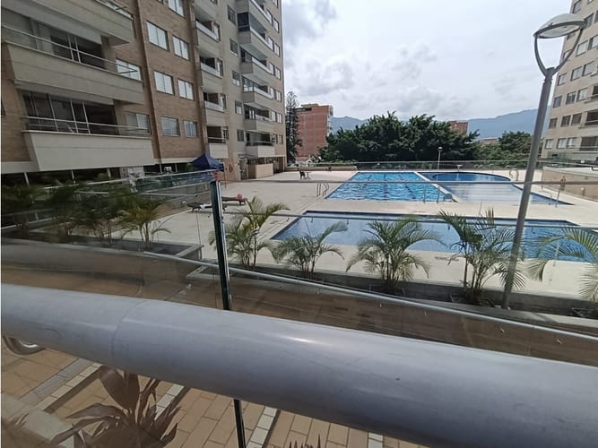 Apartamento de 3 alcobas en venta en Urbanizacion La Florida, Medellín, 79 m² · foto 14 de 14
