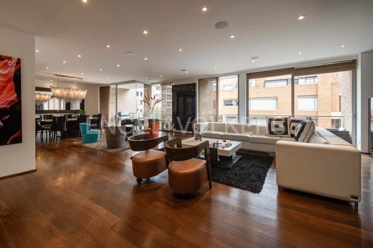 Apartamento de 4 alcobas en venta en La Cabrera, Bogotá, 333 m² · foto 2 de 20