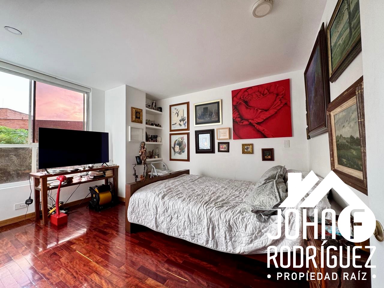 Apartamento en venta en El Poblado, Medellín · foto 4 de 12