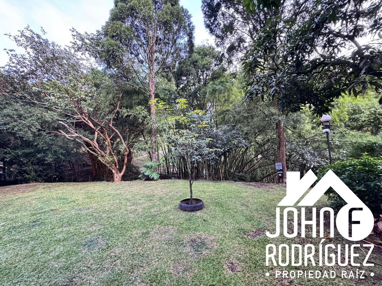 Apartamento en venta en El Poblado, Medellín · foto 11 de 12