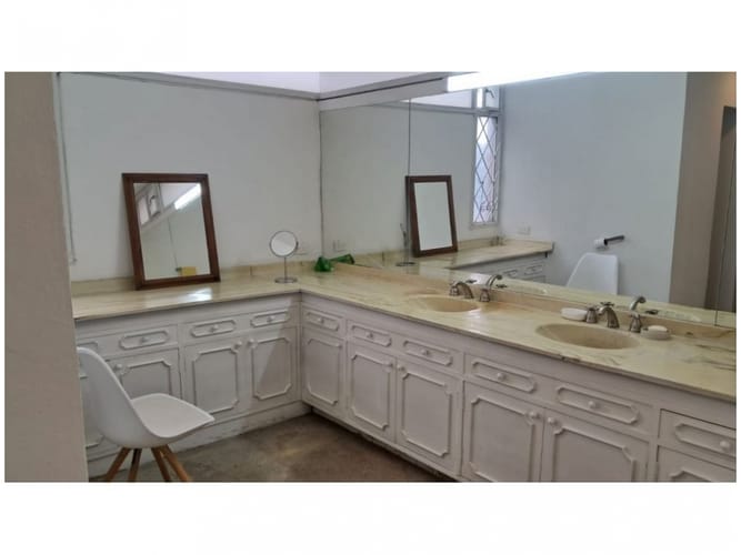 Apartamento de 3 alcobas en venta en Chico, Bogotá, 400 m² · foto 23 de 24