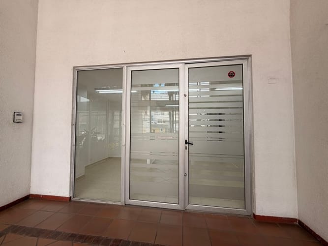 Oficina en venta en Santa Monica, Cali, 42 m² · foto 2 de 13