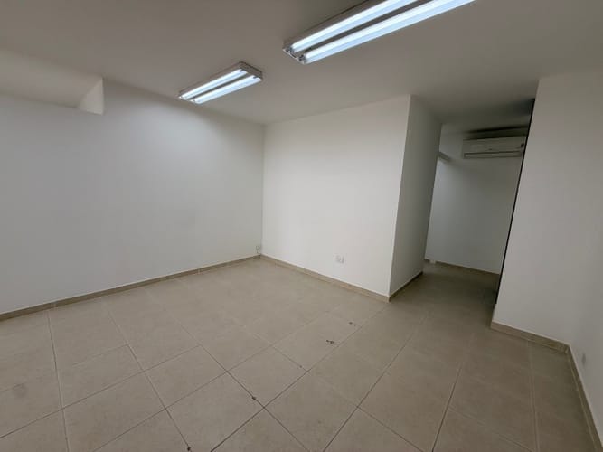 Oficina en venta en Santa Monica, Cali, 42 m² · foto 3 de 13