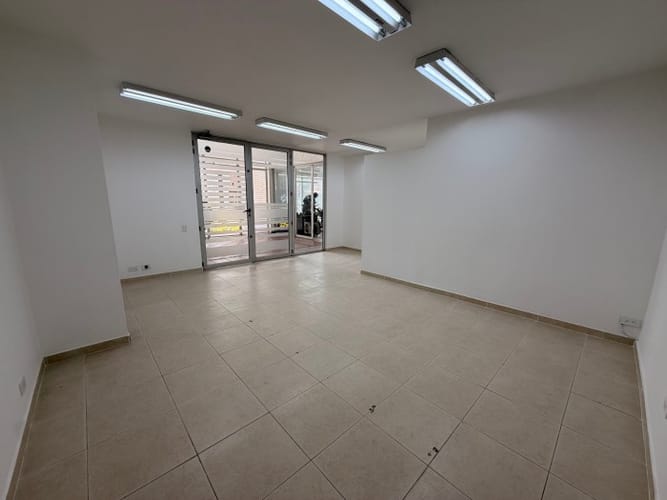 Oficina en venta en Santa Monica, Cali, 42 m² · foto 4 de 13