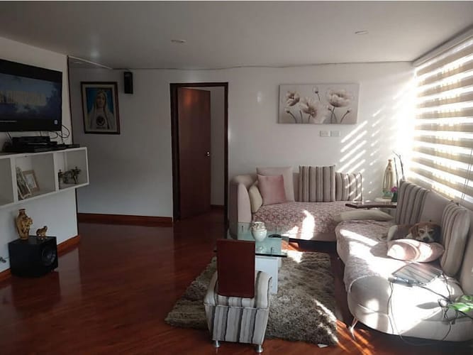 Apartamento de 3 alcobas en venta en Nuevo Campin, Bogotá, 96 m² · foto 2 de 14