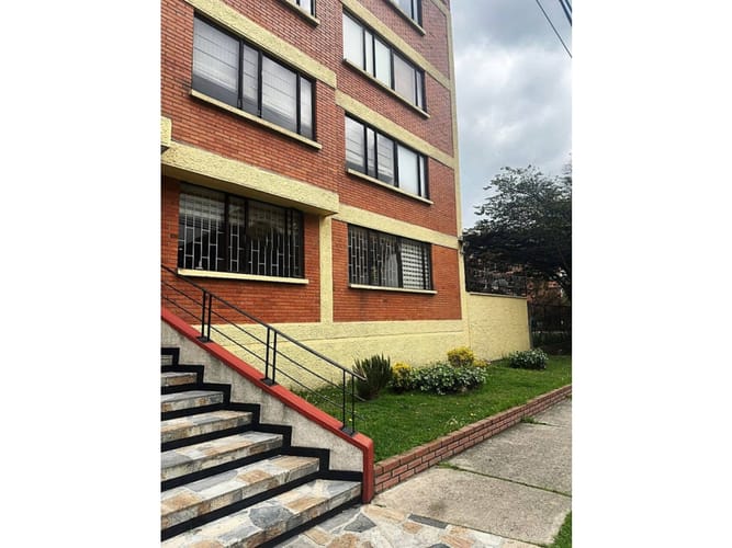 Apartamento de 3 alcobas en venta en Nuevo Campin, Bogotá, 96 m² · foto 13 de 14