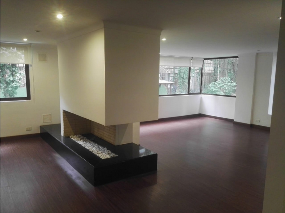 Apartamento en venta en El Refugio, Bogotá · foto 2 de 24