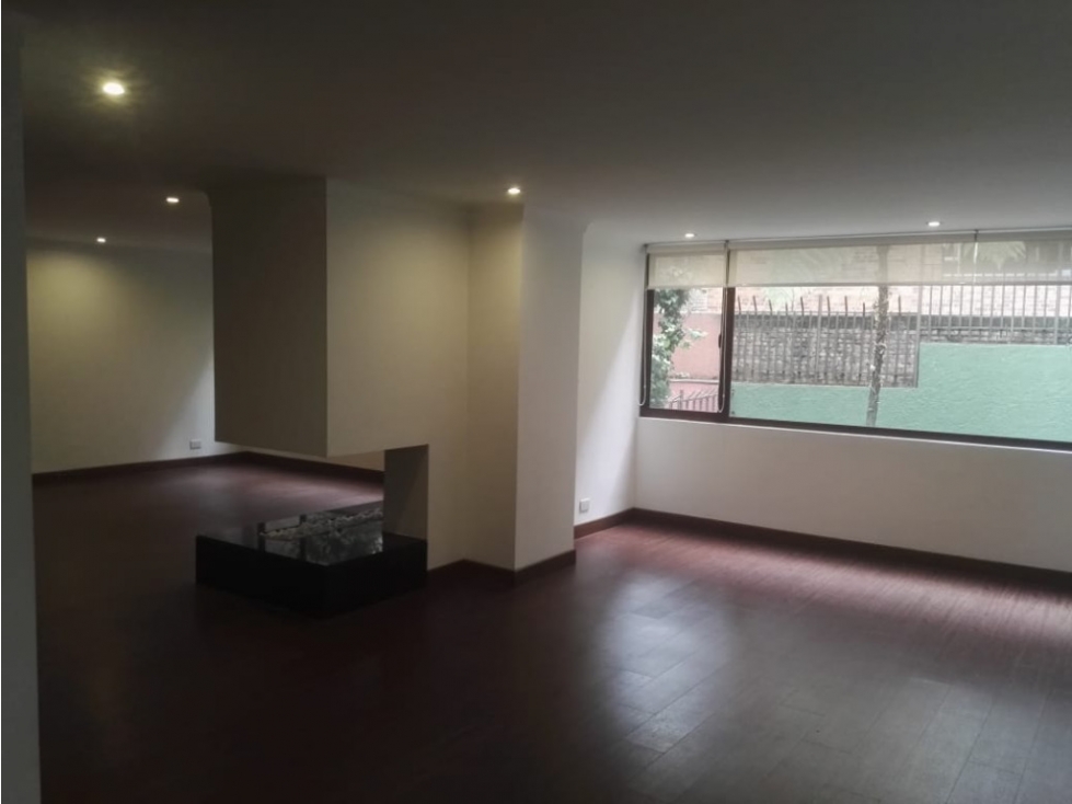 Apartamento en venta en El Refugio, Bogotá · foto 3 de 24