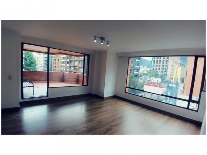 Apartamento de 3 alcobas en venta en Chico Norte, Bogotá, 286 m² · foto 2 de 24