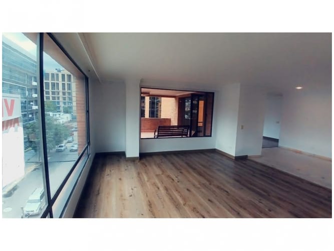Apartamento de 3 alcobas en venta en Chico Norte, Bogotá, 286 m² · foto 5 de 24