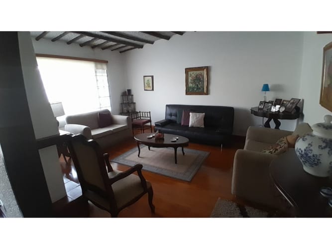 Casa de 5 alcobas en venta en Niza Norte, Bogotá, 280 m² · foto 2 de 21