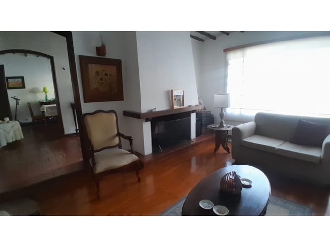 Casa de 5 alcobas en venta en Niza Norte, Bogotá, 280 m² · foto 3 de 21