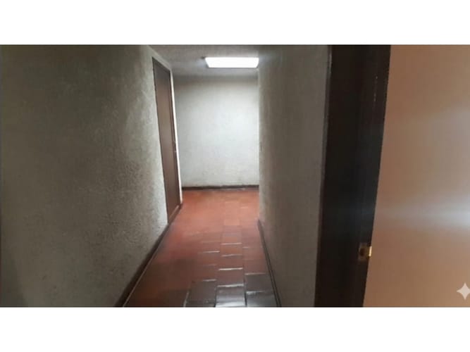 Casa de 5 alcobas en venta en Niza Norte, Bogotá, 280 m² · foto 16 de 21