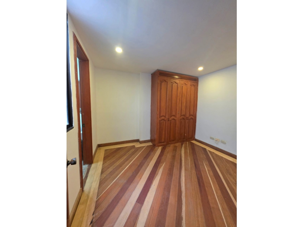 Apartamento en venta en Las Villas, Bogotá · foto 2 de 21