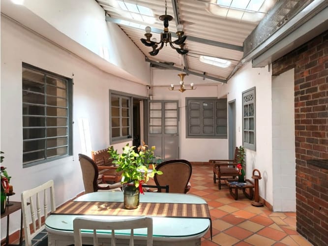Casa de 6 alcobas en venta en Engativá, Bogotá, 318 m² · foto 2 de 20