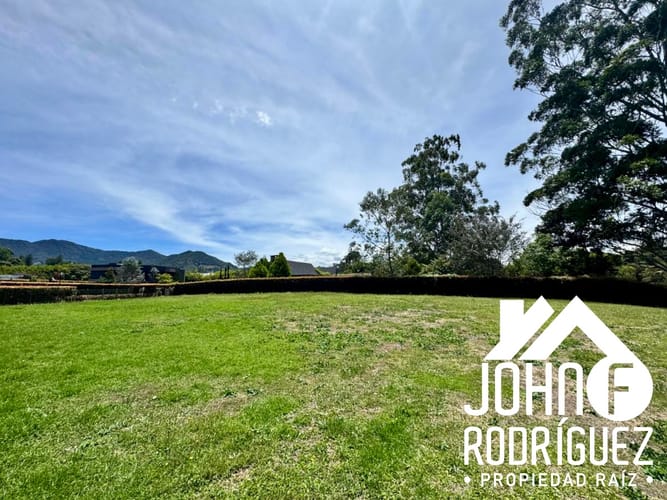 Lote en venta en So�Adora, El Carmen de Viboral, 2958 m² · foto 2 de 11