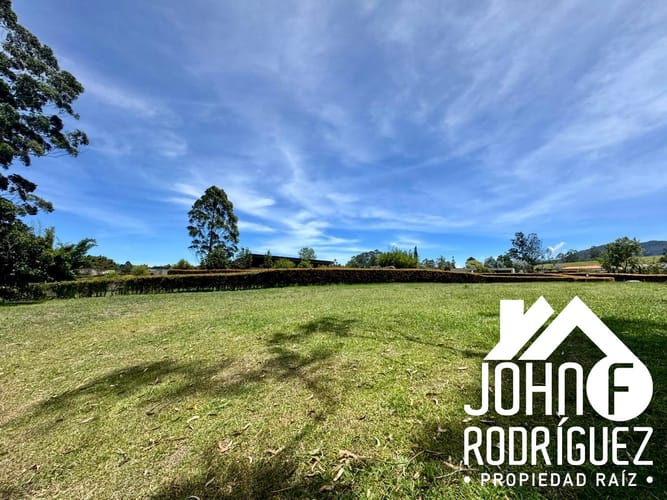 Lote en venta en So�Adora, El Carmen de Viboral, 2958 m² · foto 3 de 11