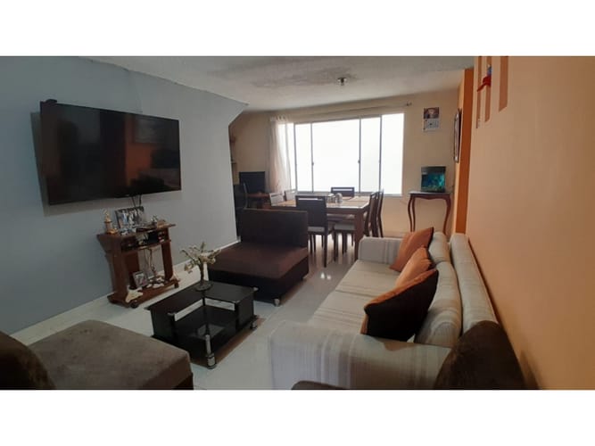 Casa de 6 alcobas en venta en Las Flores, Bogotá, 220 m² · foto 9 de 23
