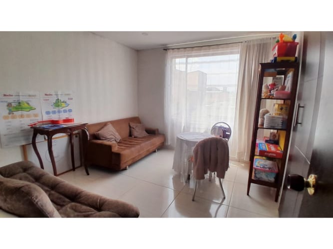 Casa de 6 alcobas en venta en Las Flores, Bogotá, 220 m² · foto 10 de 23