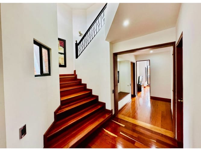Apartamento de 6 alcobas en venta en Santa Paula, Bogotá, 378 m² · foto 9 de 24