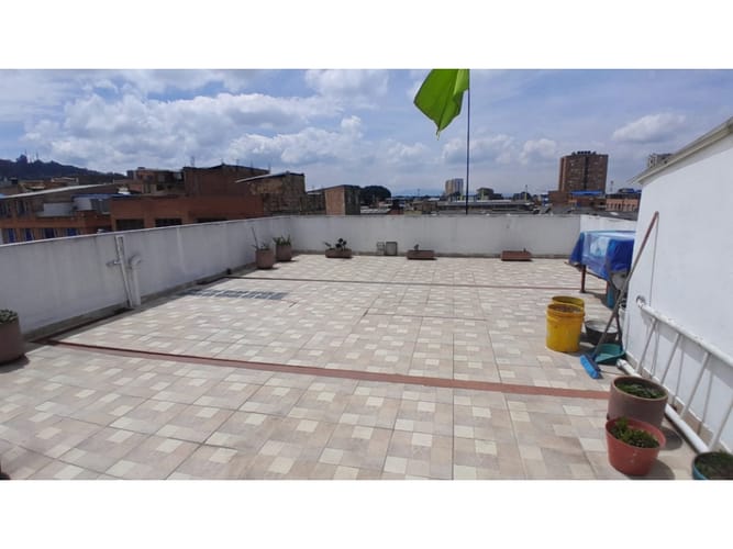 Casa de 6 alcobas en venta en Las Flores, Bogotá, 220 m² · foto 23 de 23
