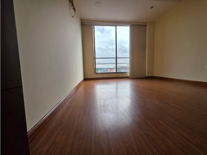 Apartamento de 2 alcobas en venta en Ilarco, Bogotá, 80 m² · foto 3 de 14