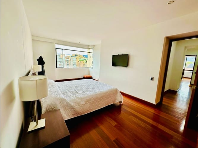 Apartamento de 6 alcobas en venta en Santa Paula, Bogotá, 378 m² · foto 15 de 24