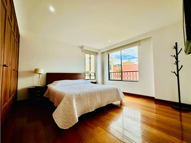 Apartamento de 6 alcobas en venta en Santa Paula, Bogotá, 378 m² · foto 16 de 24