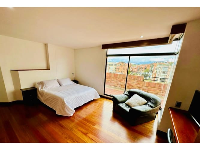 Apartamento de 6 alcobas en venta en Santa Paula, Bogotá, 378 m² · foto 18 de 24