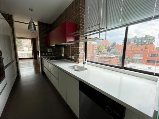 Apartamento de 3 alcobas en venta en Bellavista, Bogotá, 178 m² · foto 3 de 18