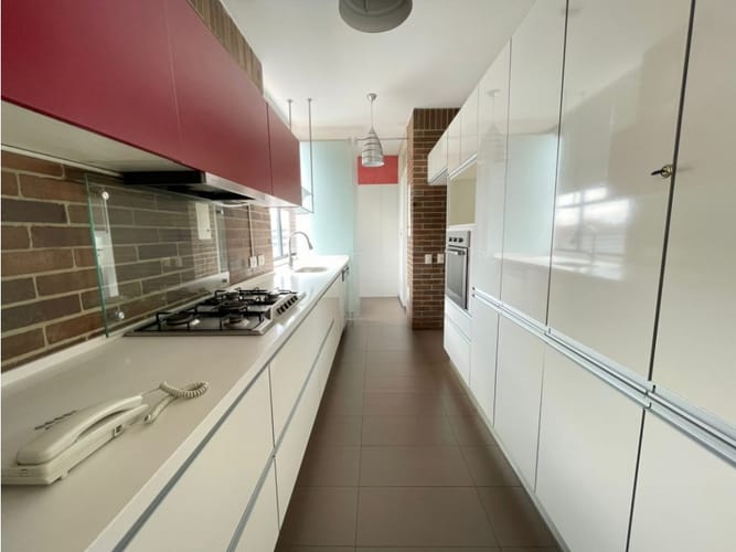Apartamento de 3 alcobas en venta en Bellavista, Bogotá, 178 m² · foto 4 de 18