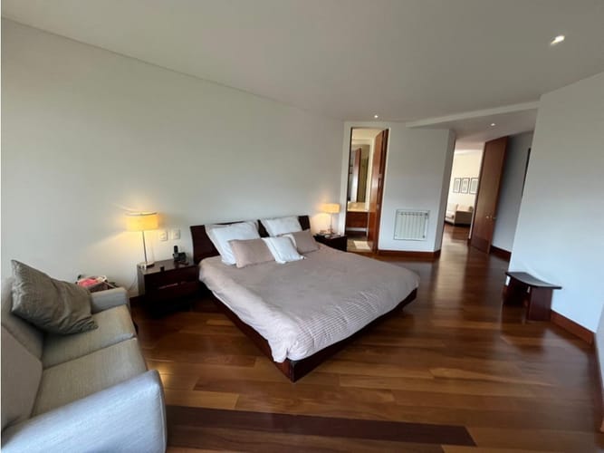 Apartamento de 3 alcobas en venta en Cerros De Suba, Bogotá, 275 m² · foto 8 de 22