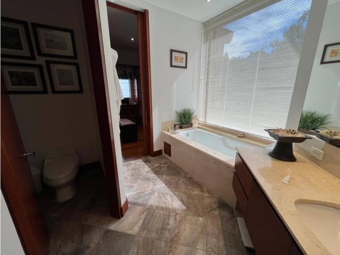 Apartamento de 3 alcobas en venta en Cerros De Suba, Bogotá, 275 m² · foto 11 de 22