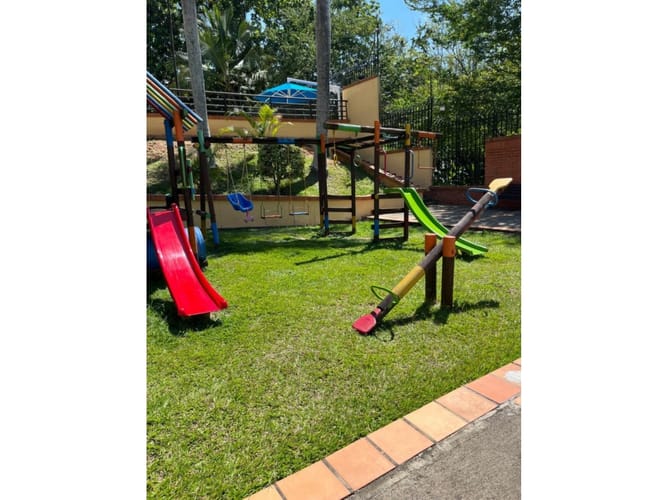Casa de 3 alcobas en venta en Floridablanca, Floridablanca, 213 m² · foto 24 de 24