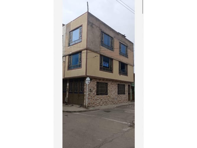 Casa en venta en La Independencia, Bogotá · foto 2 de 8