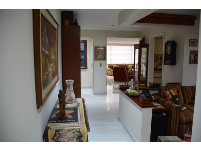 Apartamento de 3 alcobas en venta en Chico, Bogotá, 122 m² · foto 2 de 9